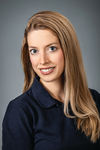 Dr. Laura Gótai - Fachärztin für Zahn-, Mund- und Kieferheilkunde